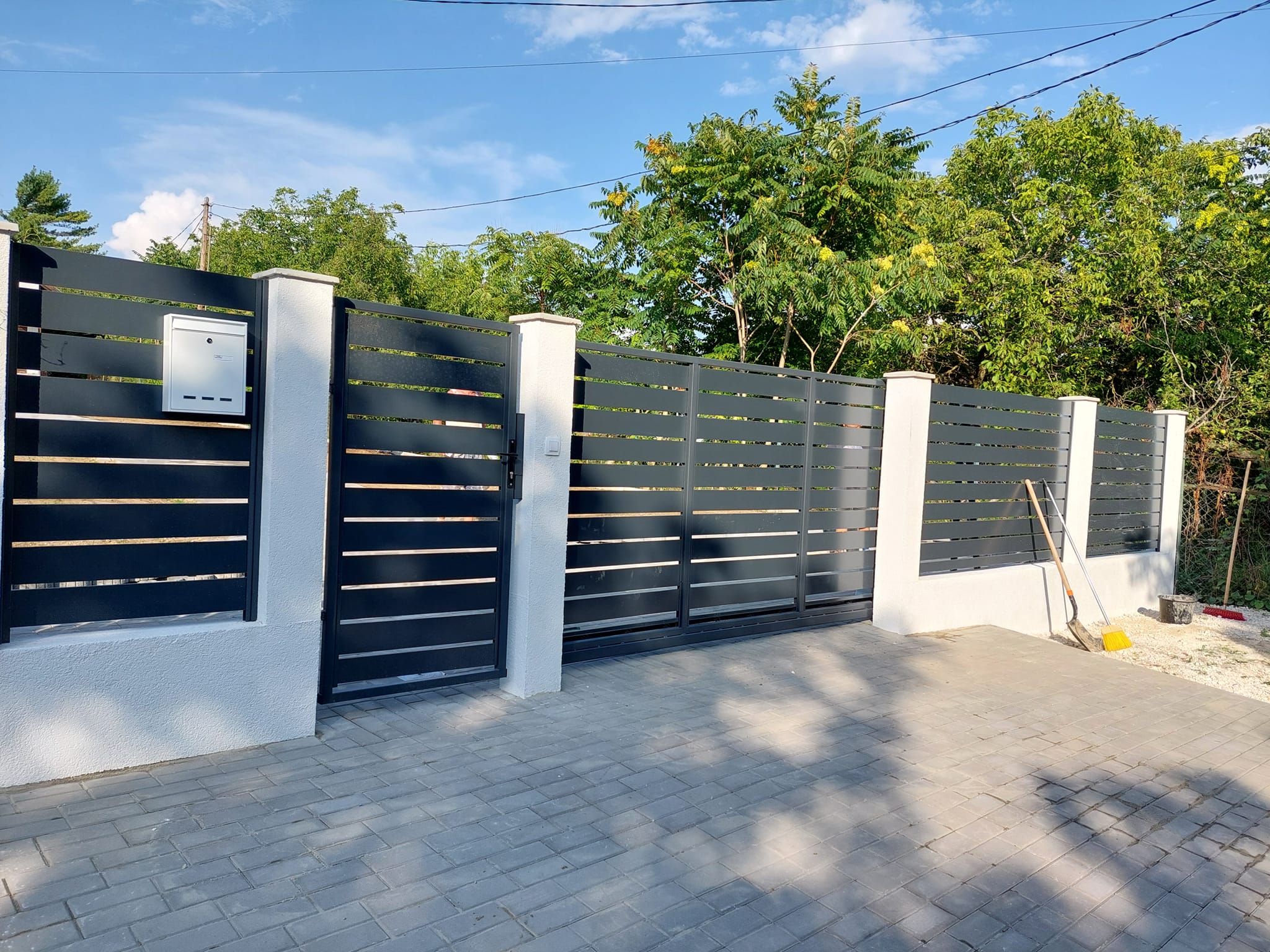 Utána kép - elkészült kerítés